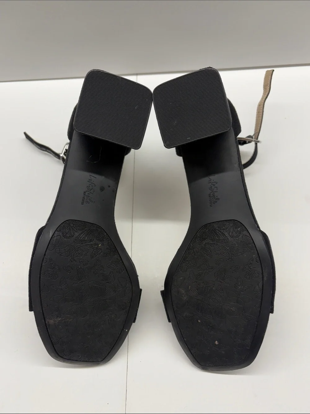 NEW Life Stride Women’s Black Ankle-Strap Block Heel Sandals Size 9